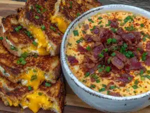 Home 5 spicy jalapeño popper soup - featured image